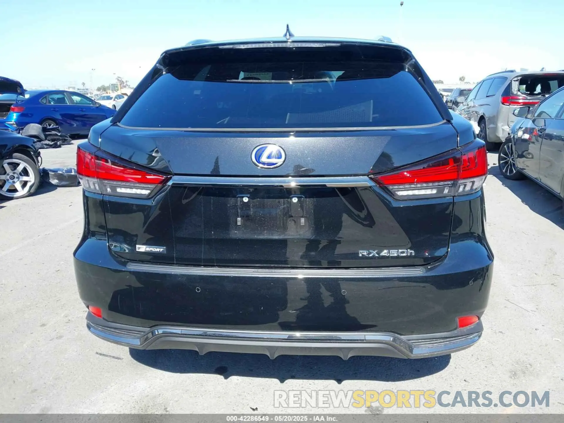 17 Photograph of a damaged car 2T2YGMDA8NC082951 LEXUS RX 450H 2022