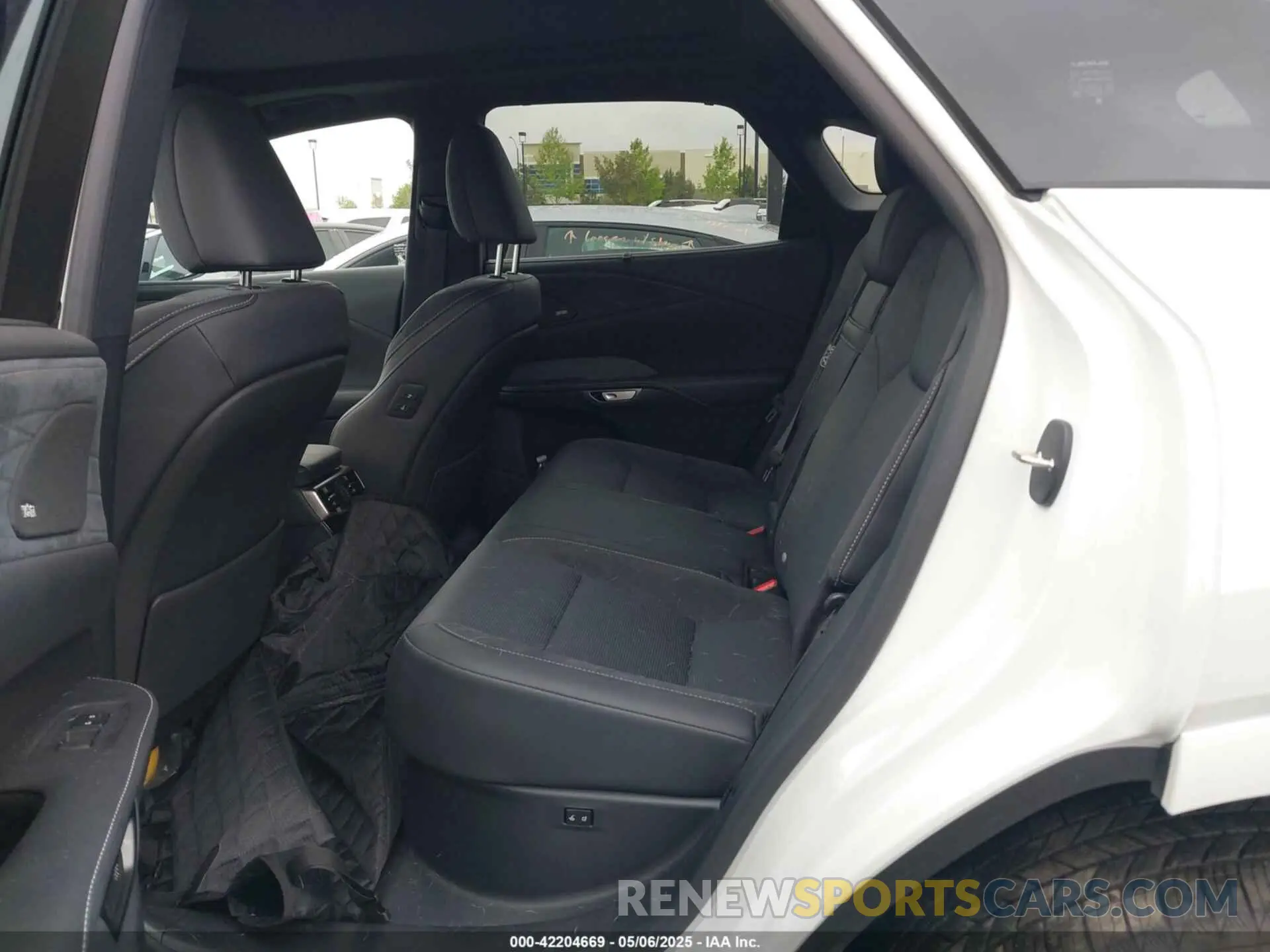 8 Photograph of a damaged car JTJCJMGA1R2021146 LEXUS RX 450H+ 2024