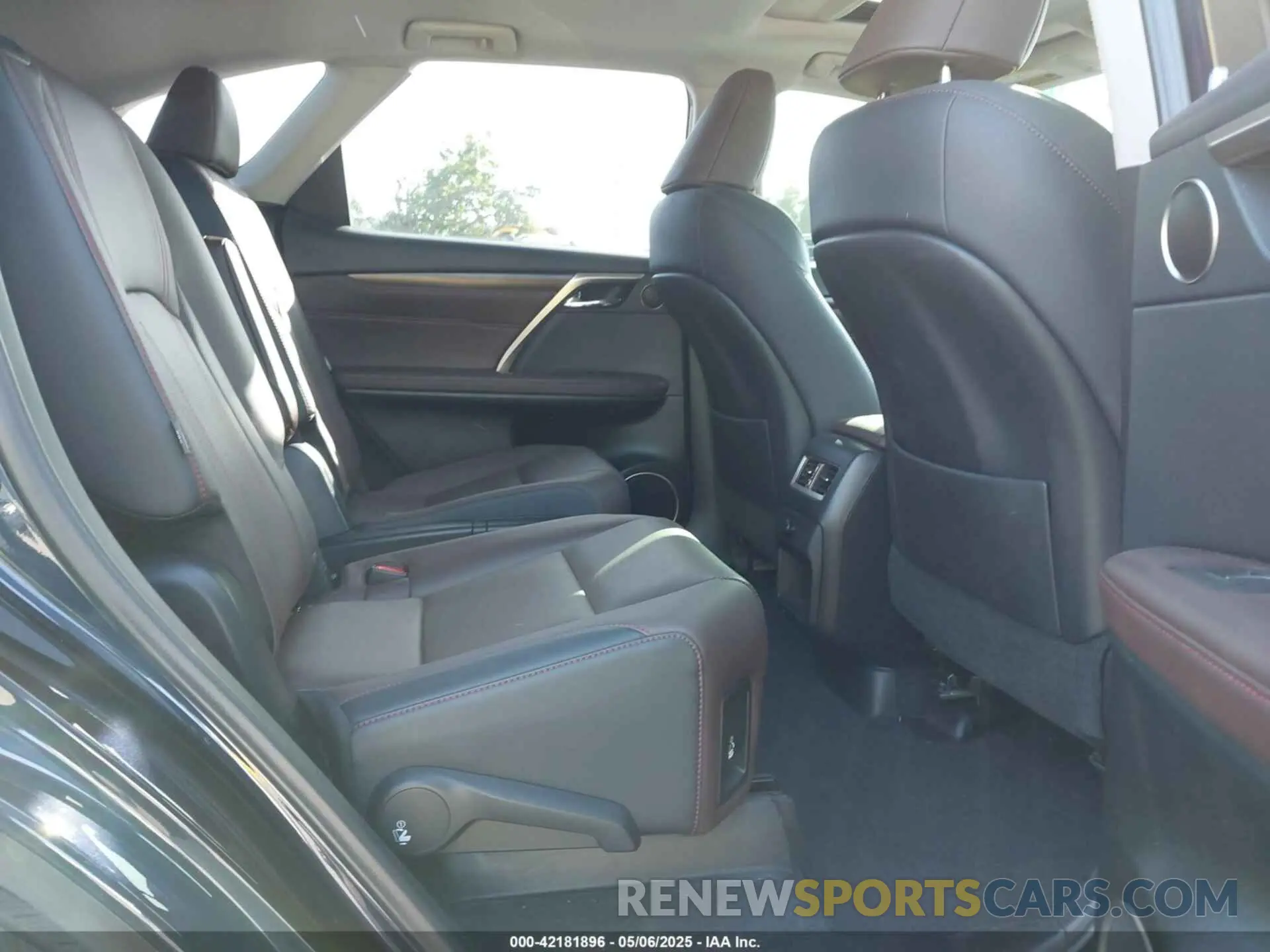8 Photograph of a damaged car JTJDGKCA9K2007529 LEXUS RX 450HL 2019