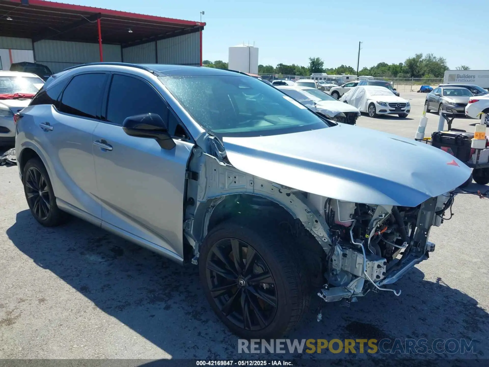 1 Photograph of a damaged car 2T2BCMEA0RC014925 LEXUS RX 500H 2024