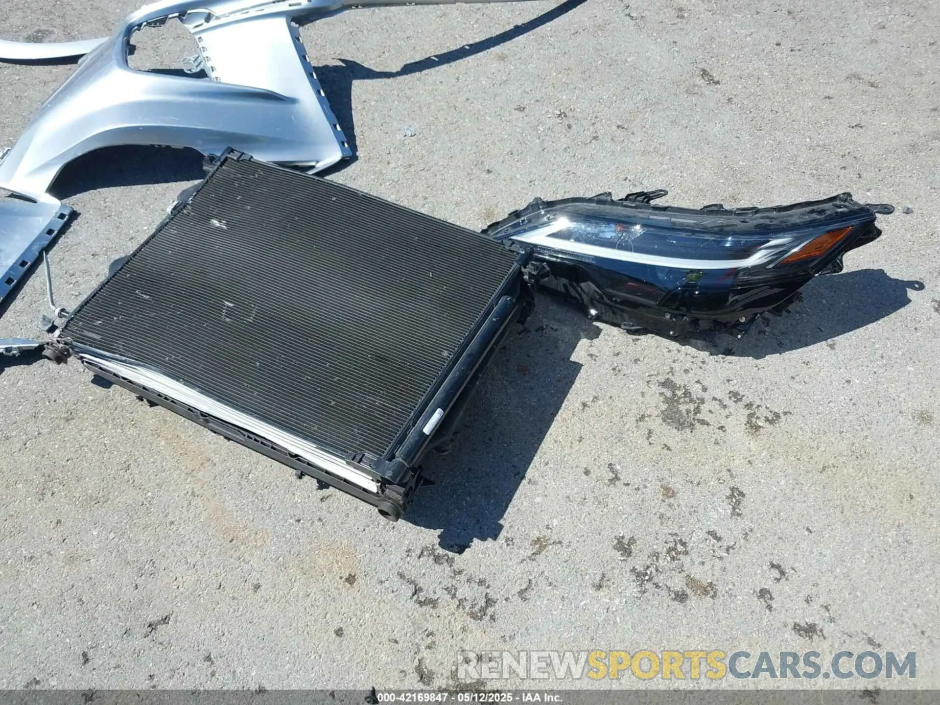 18 Photograph of a damaged car 2T2BCMEA0RC014925 LEXUS RX 500H 2024