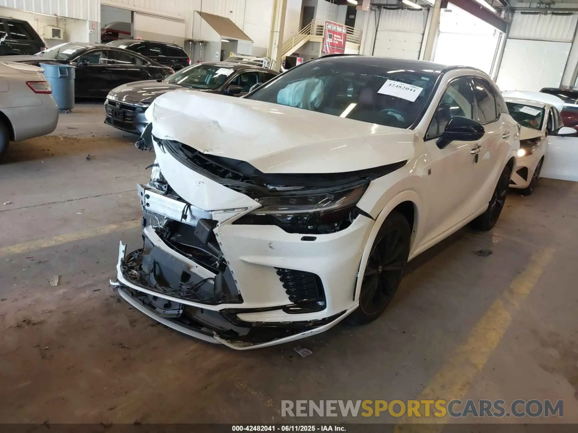 2 Фотография поврежденного автомобиля 2T2BCMEA1RC012066 LEXUS RX 500H 2024