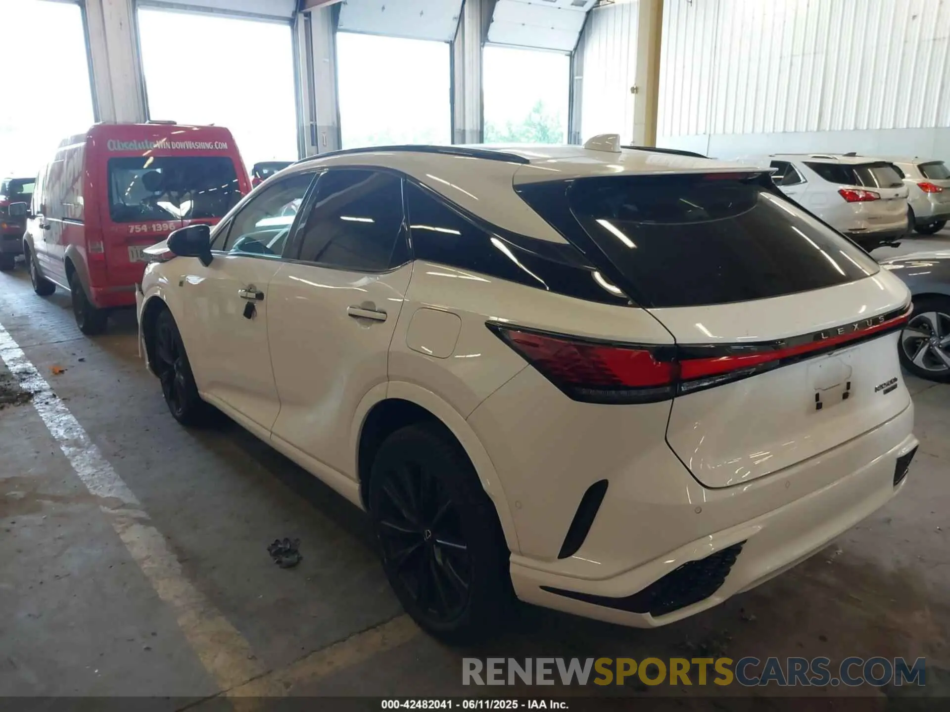 3 Фотография поврежденного автомобиля 2T2BCMEA1RC012066 LEXUS RX 500H 2024