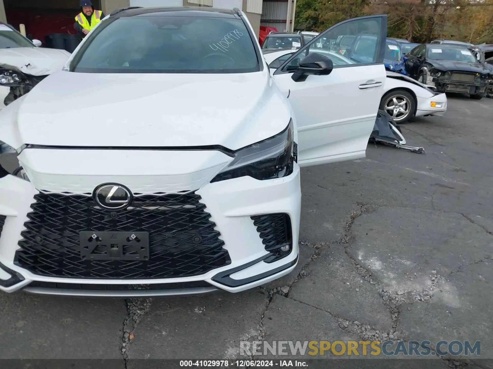 20 Фотография поврежденного автомобиля 2T2BCMEA1RC013976 LEXUS RX 500H 2024