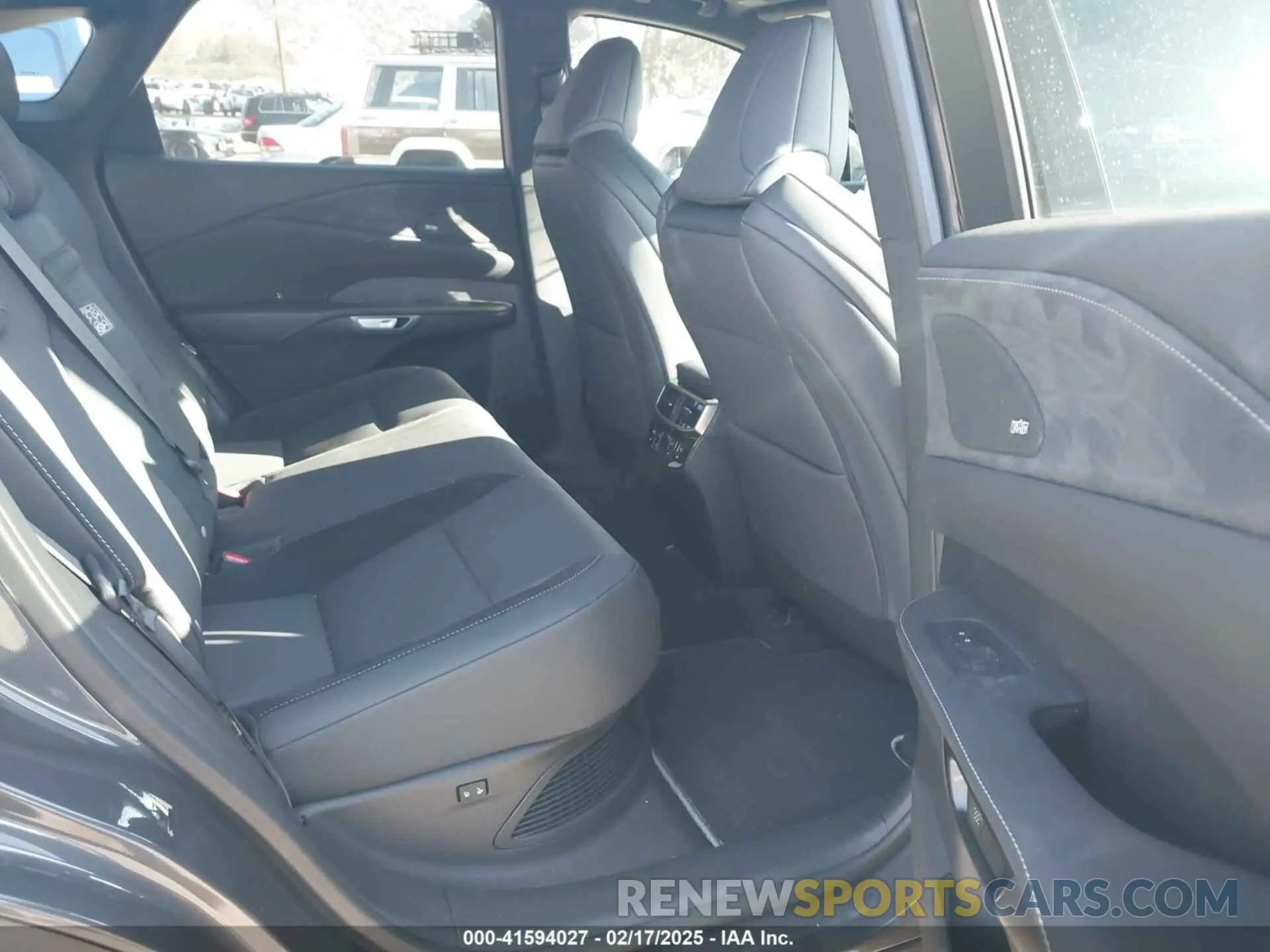 8 Фотография поврежденного автомобиля 2T2BCMEA4RC019562 LEXUS RX 500H 2024