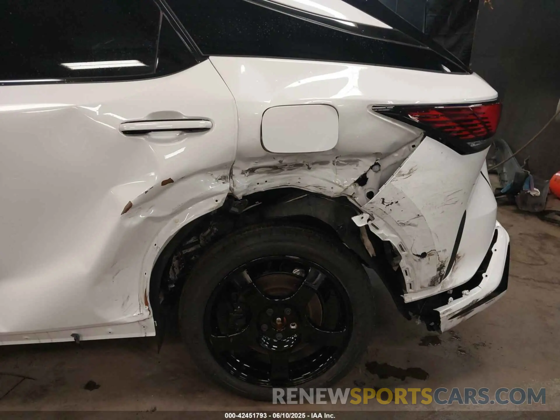 6 Photograph of a damaged car 2T2BCMEAXRC014219 LEXUS RX 500H 2024