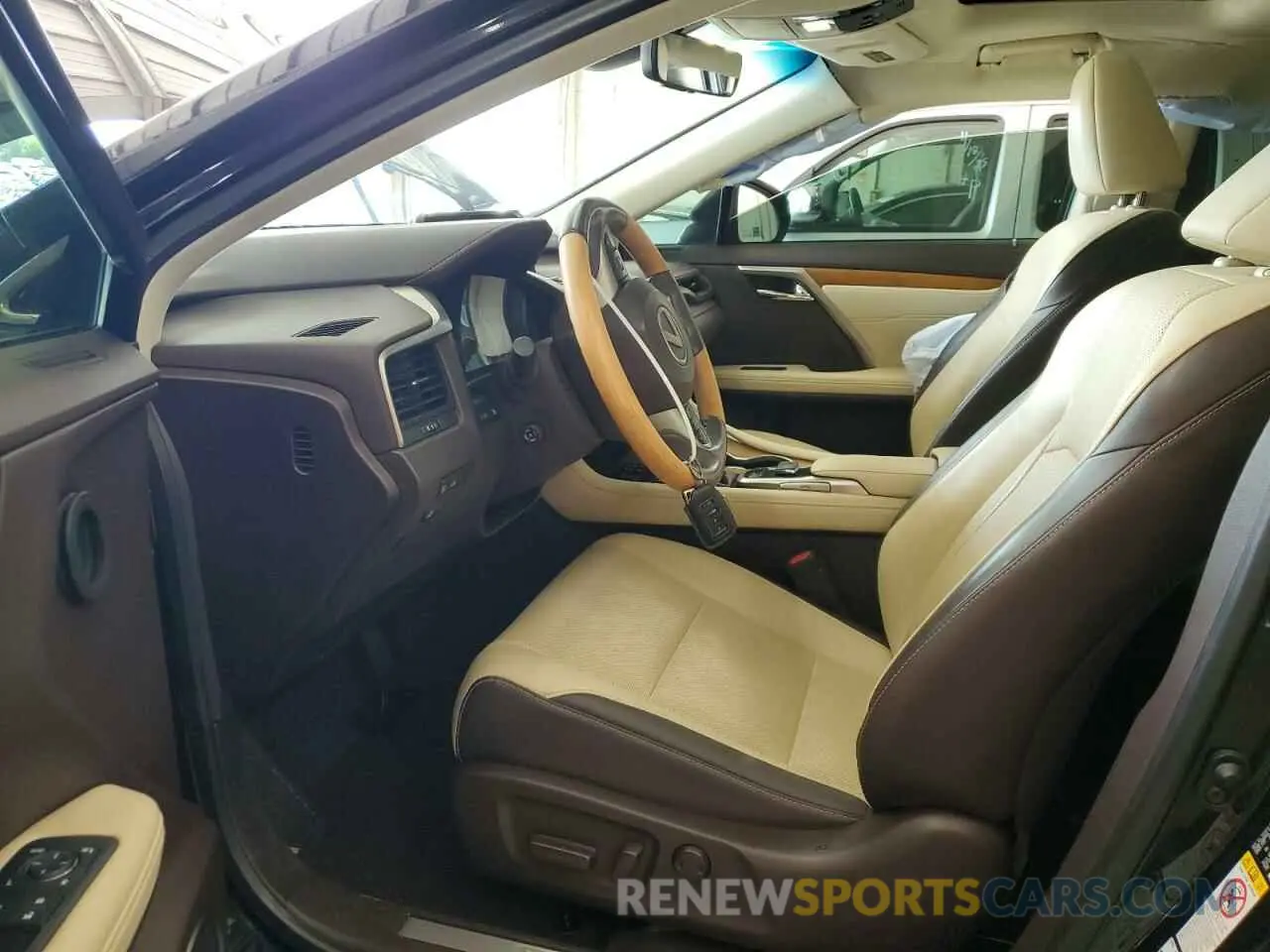 7 Фотография поврежденного автомобиля 2T2BZMCA2KC208119 LEXUS RX350 2019