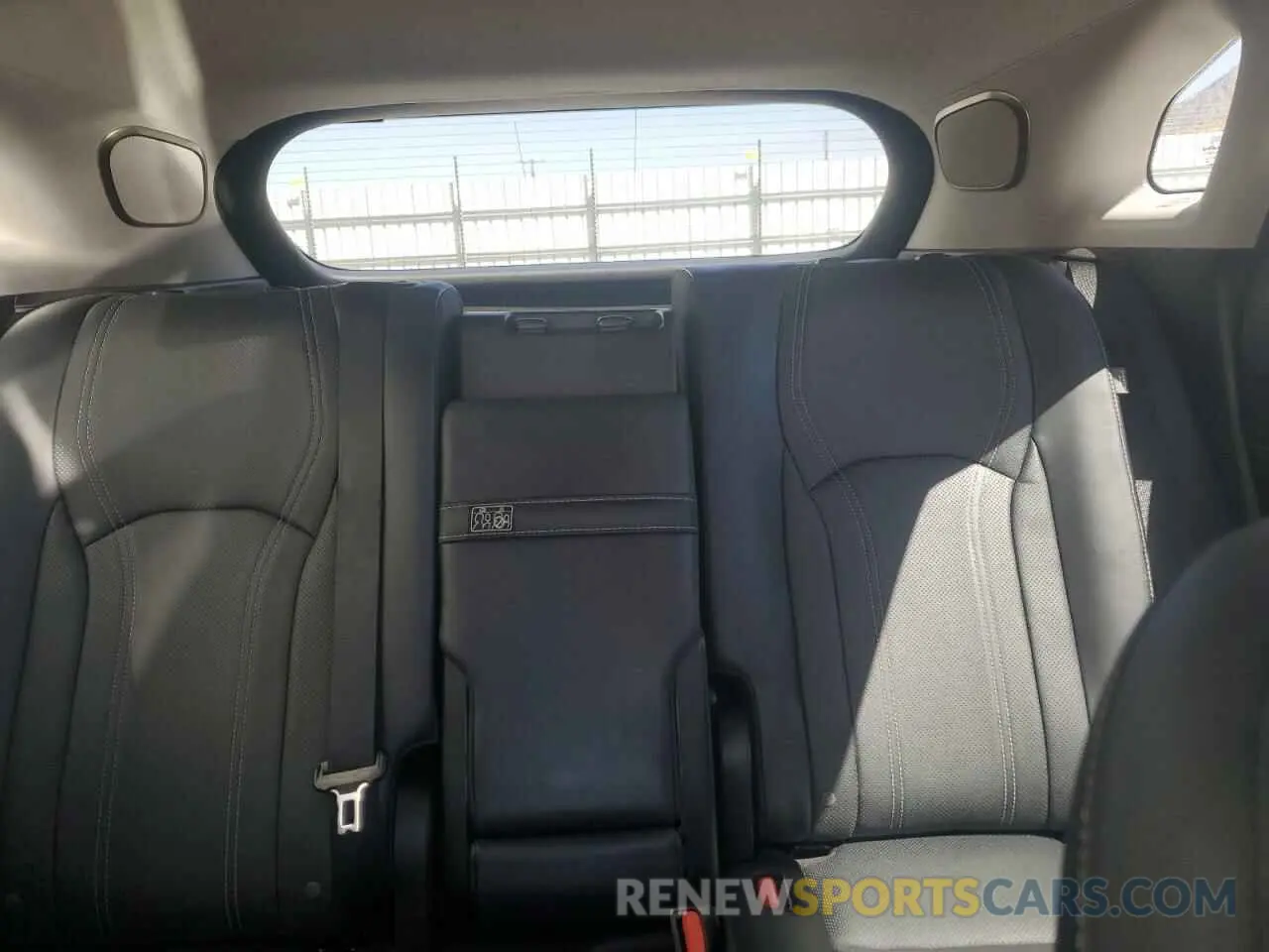 10 Фотография поврежденного автомобиля 2T2BZMCA2KC209867 LEXUS RX350 2019
