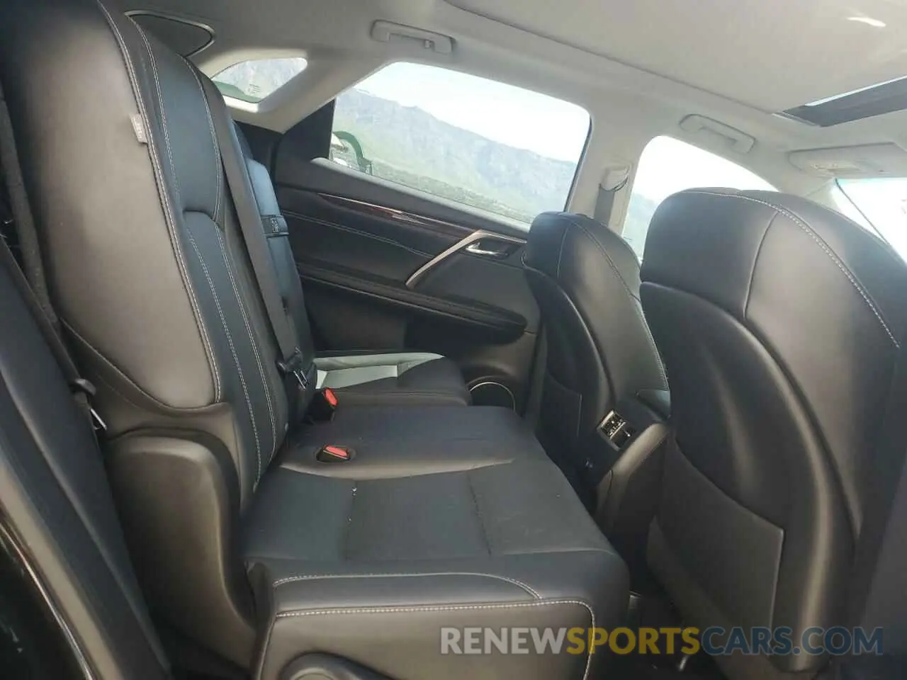11 Фотография поврежденного автомобиля 2T2BZMCA2KC209867 LEXUS RX350 2019