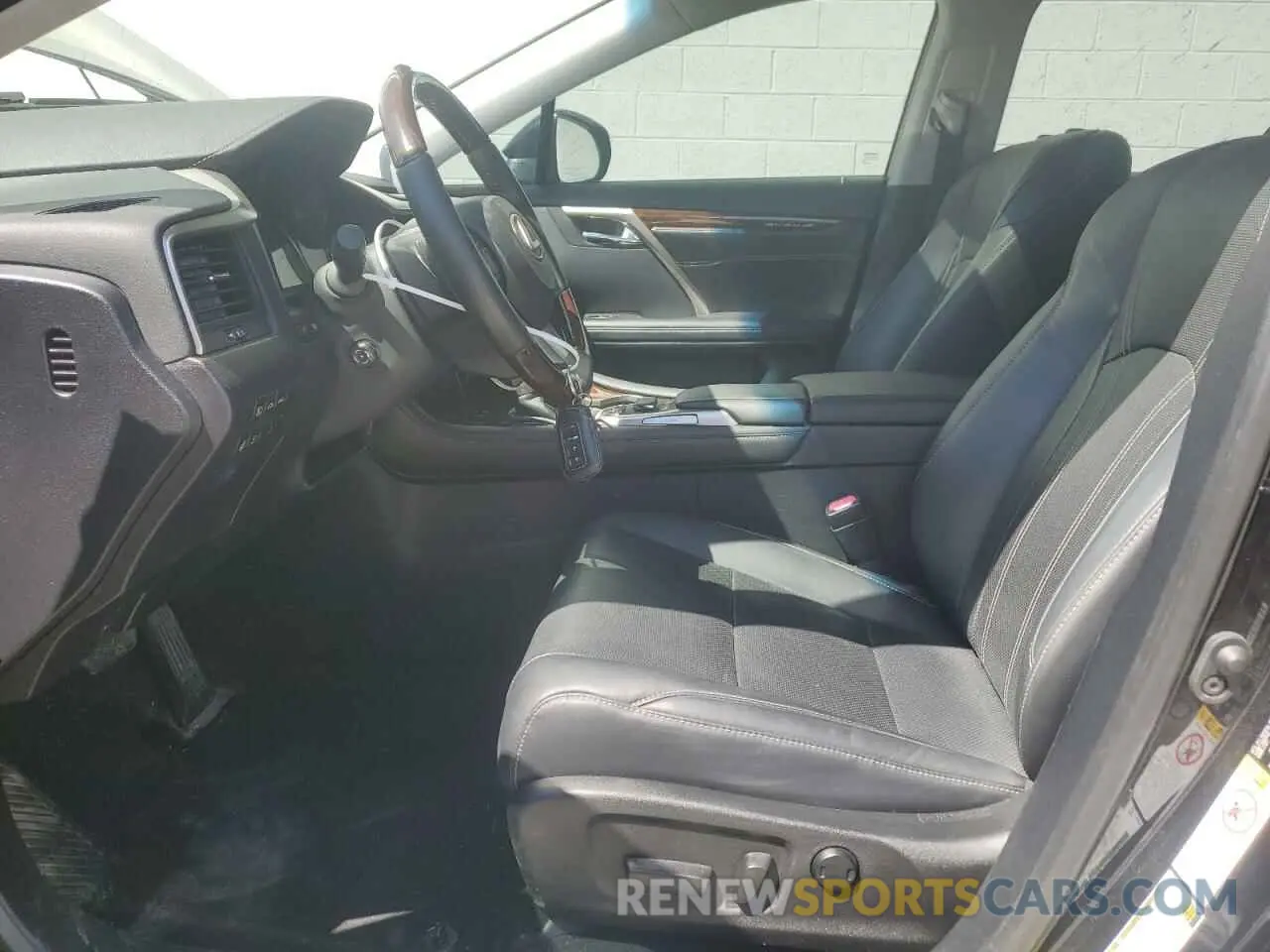 7 Фотография поврежденного автомобиля 2T2BZMCA2KC209867 LEXUS RX350 2019
