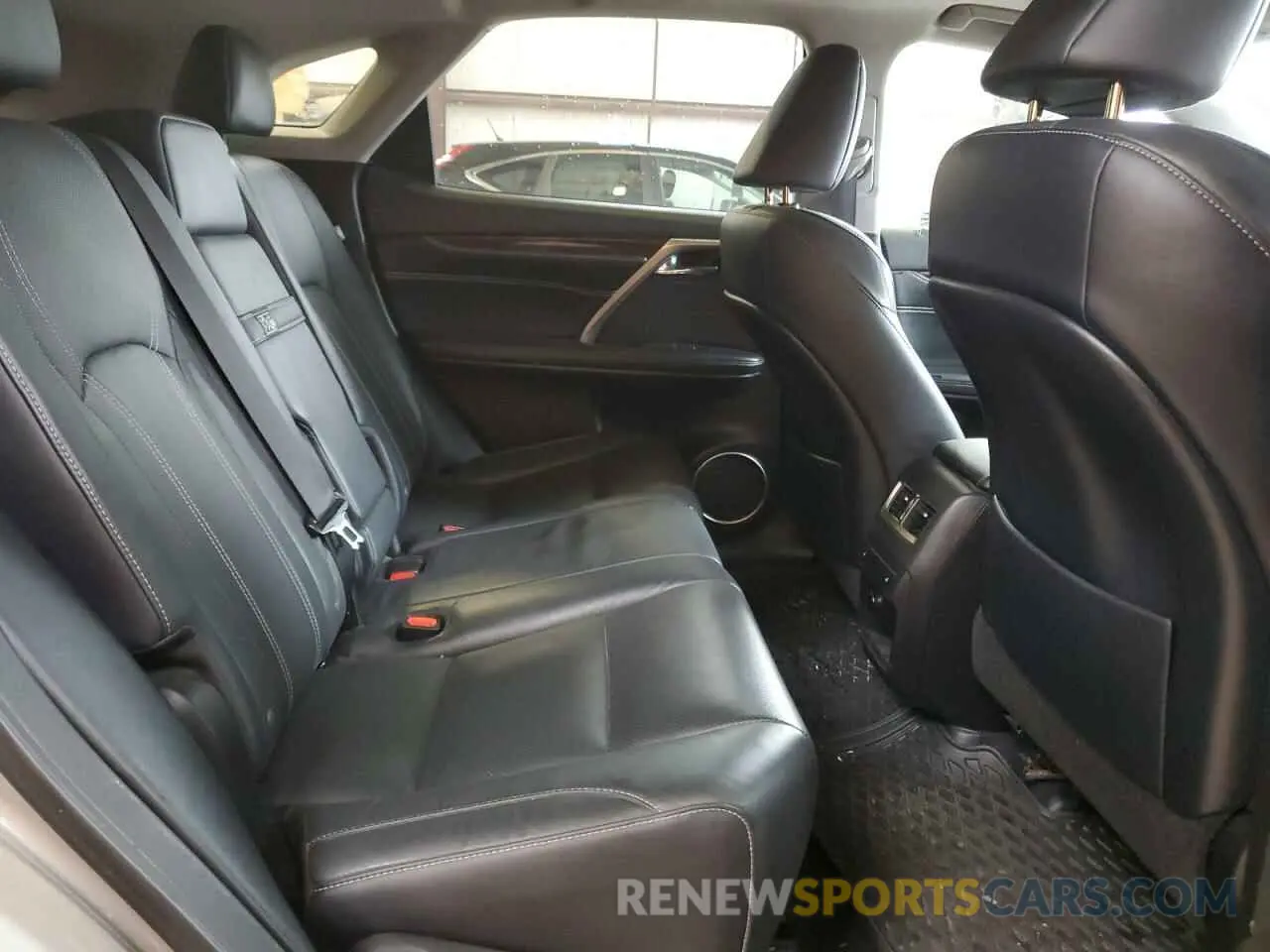 11 Фотография поврежденного автомобиля 2T2BZMCA6KC184326 LEXUS RX350 2019