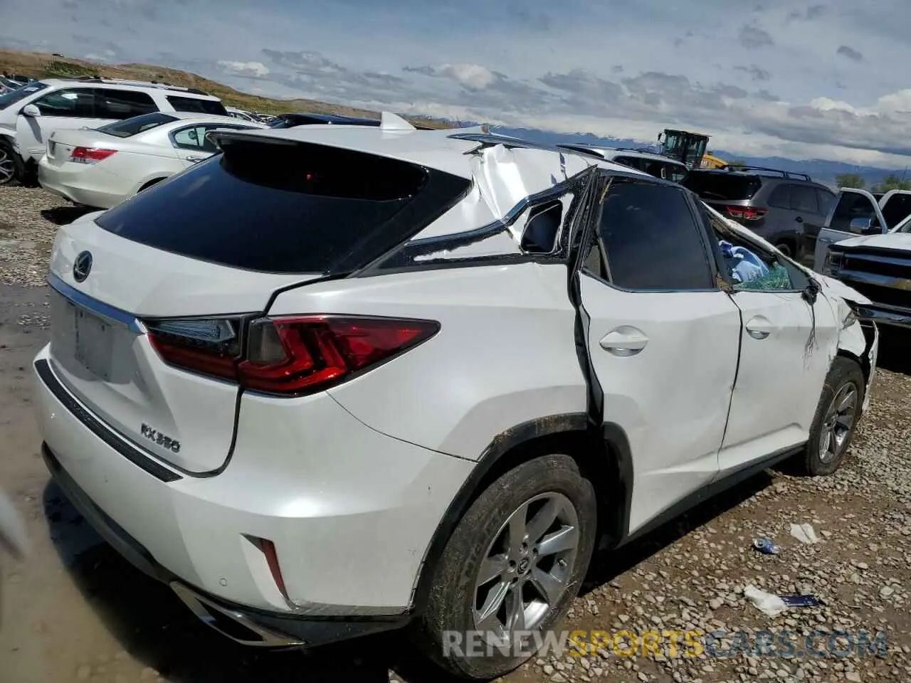 3 Фотография поврежденного автомобиля 2T2BZMCA7KC183590 LEXUS RX350 2019