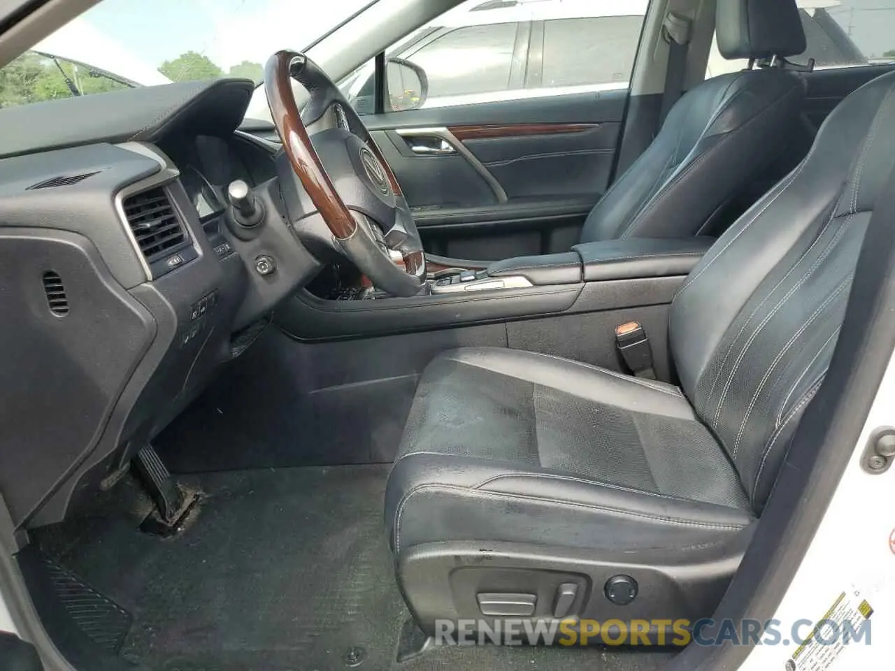 7 Фотография поврежденного автомобиля 2T2BZMCA8KC171500 LEXUS RX350 2019
