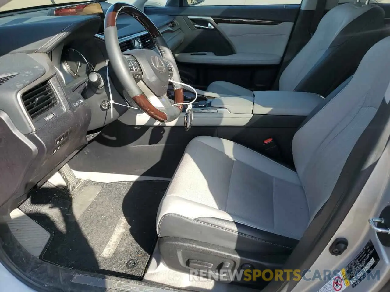 7 Фотография поврежденного автомобиля 2T2BZMCA9KC174289 LEXUS RX350 2019