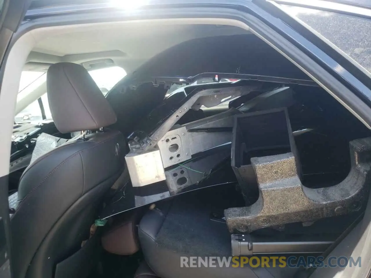 6 Photograph of a damaged car 2T2ZZMCA0KC128171 LEXUS RX350 2019