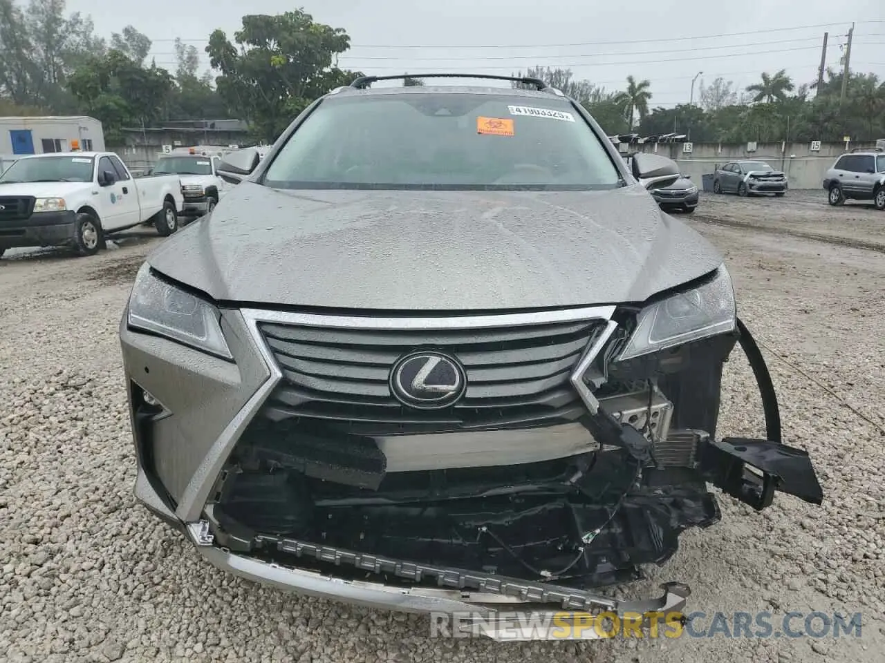 5 Фотография поврежденного автомобиля 2T2ZZMCA0KC143978 LEXUS RX350 2019