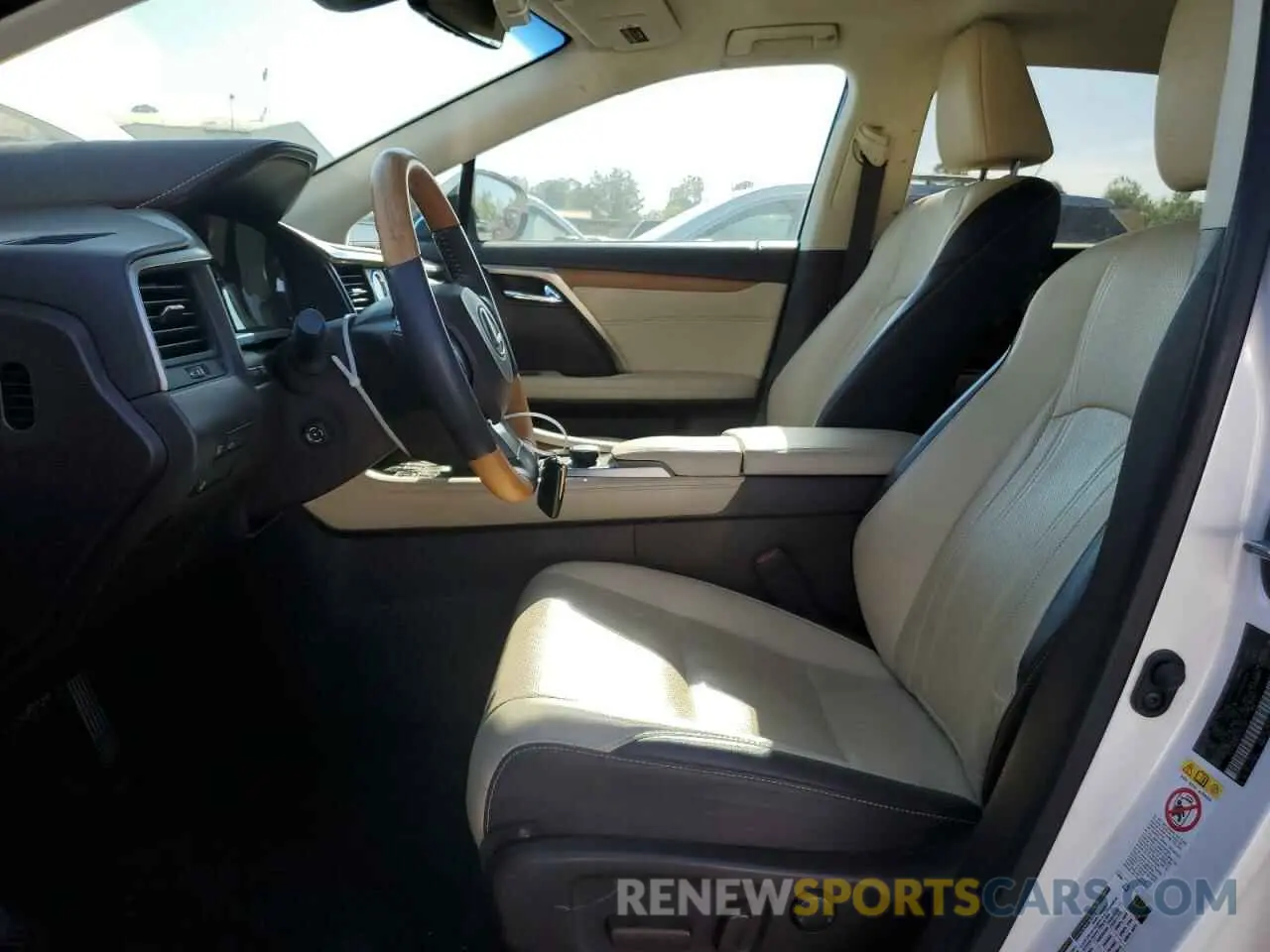7 Фотография поврежденного автомобиля 2T2ZZMCA1KC121505 LEXUS RX350 2019
