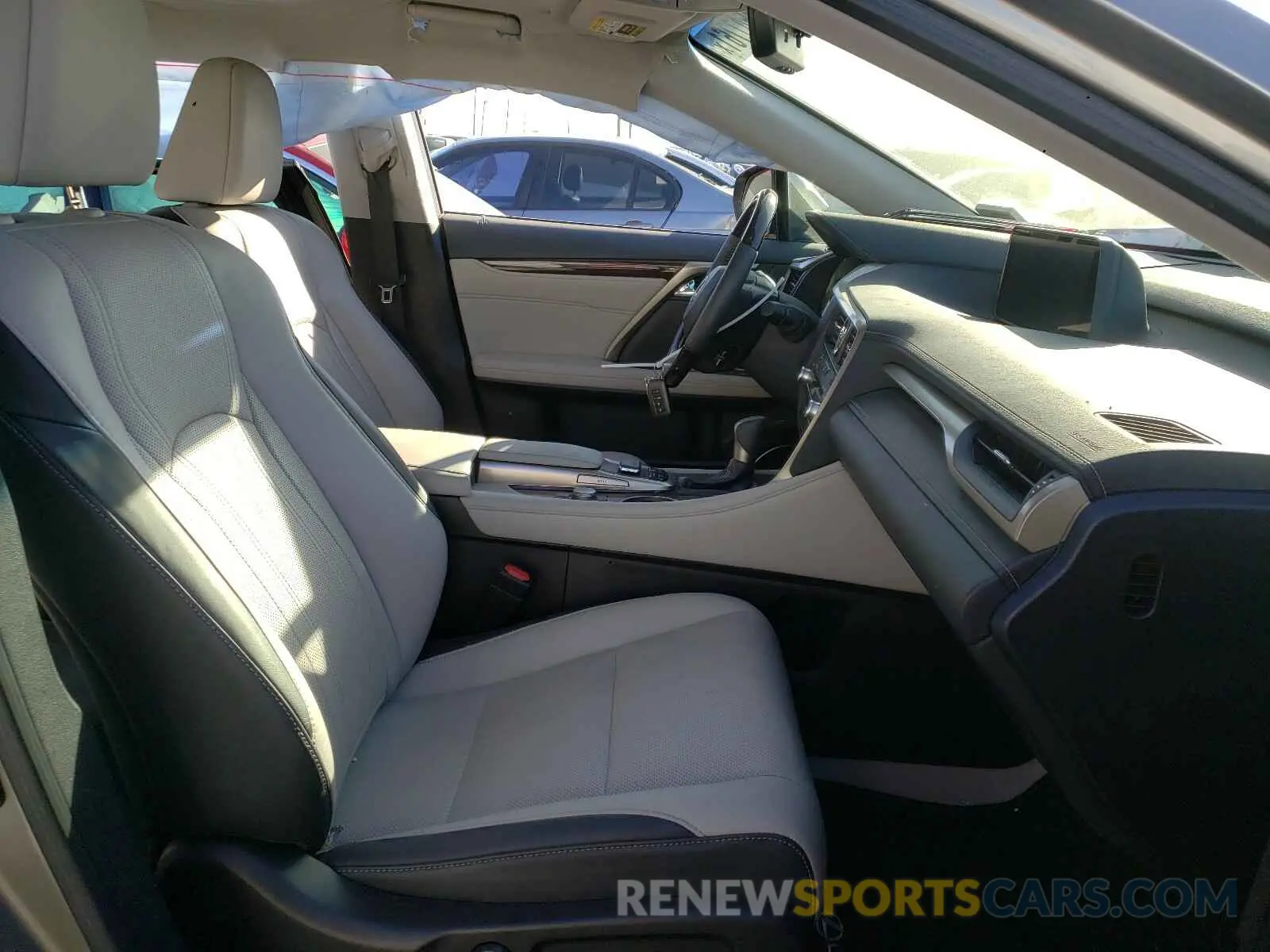 5 Photograph of a damaged car 2T2ZZMCA1KC128888 LEXUS RX350 2019