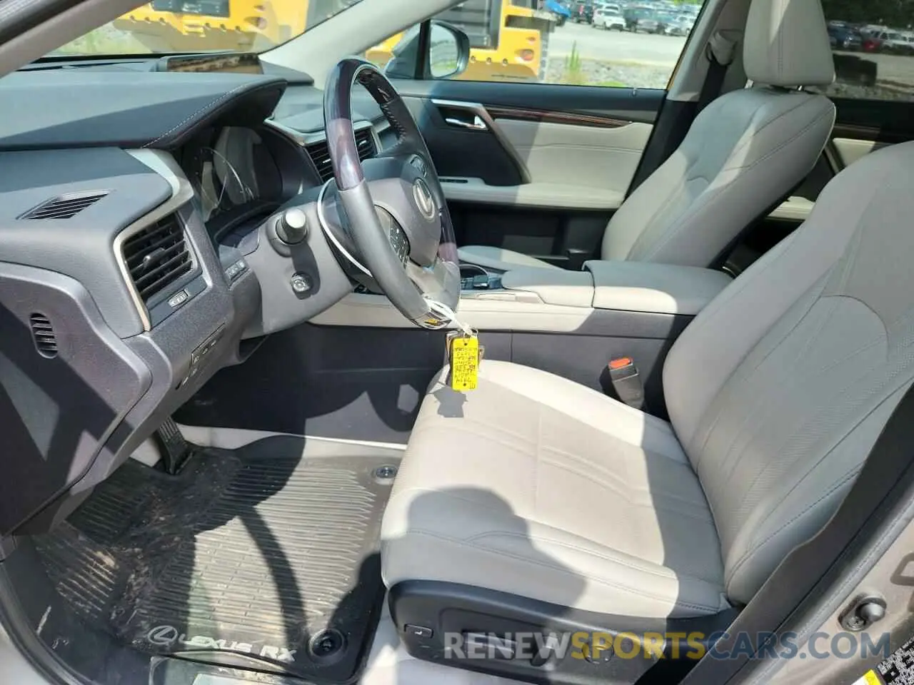 7 Фотография поврежденного автомобиля 2T2ZZMCA2KC127443 LEXUS RX350 2019