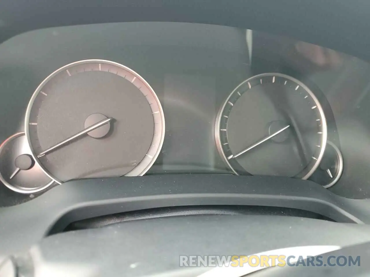 9 Photograph of a damaged car 2T2ZZMCA3KC134286 LEXUS RX350 2019