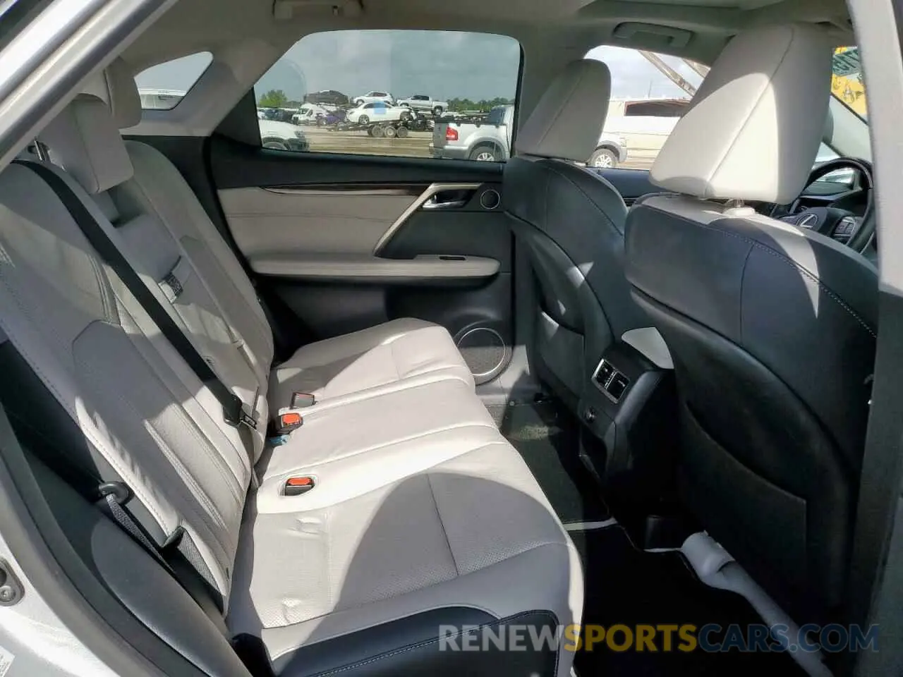 10 Фотография поврежденного автомобиля 2T2ZZMCA3KC150651 LEXUS RX350 2019