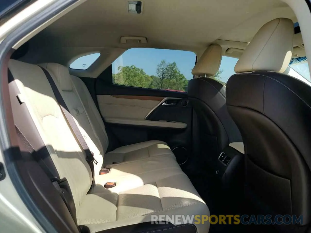 11 Фотография поврежденного автомобиля 2T2ZZMCA7KC124750 LEXUS RX350 2019