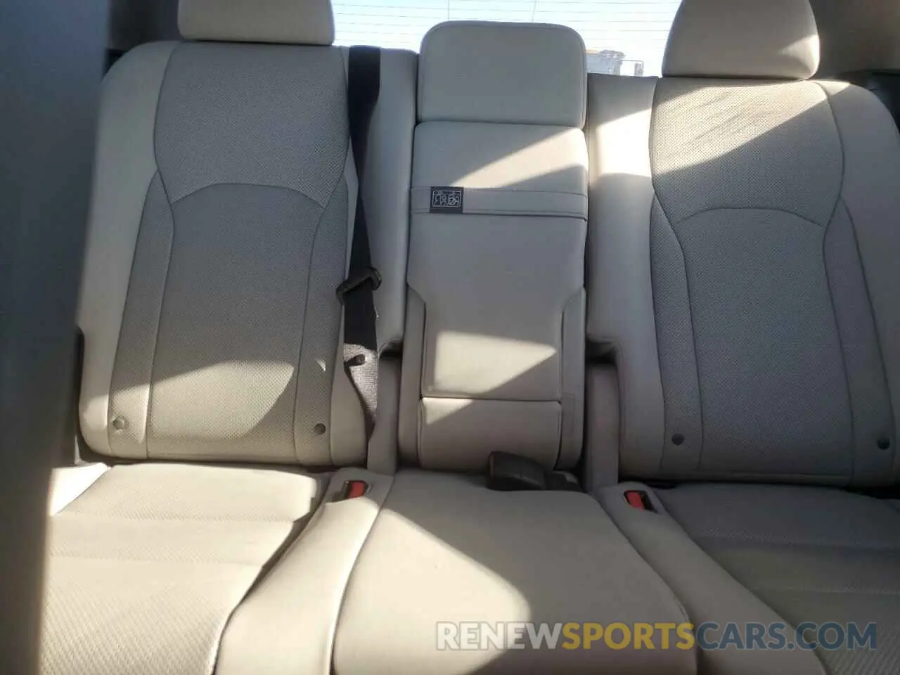 10 Фотография поврежденного автомобиля 2T2ZZMCA9KC134907 LEXUS RX350 2019