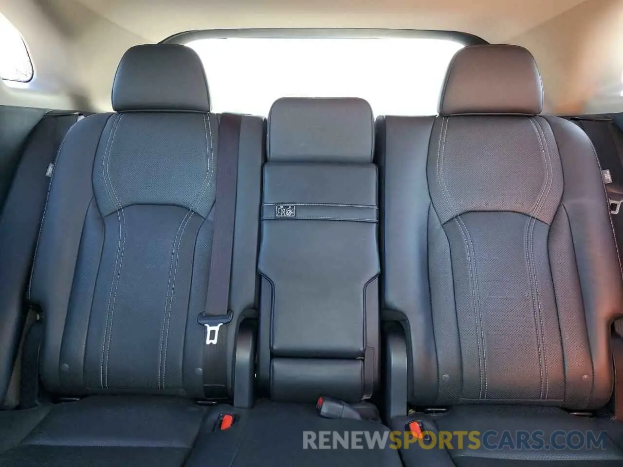 10 Фотография поврежденного автомобиля JTJBZMCA9K2042228 LEXUS RX350 2019