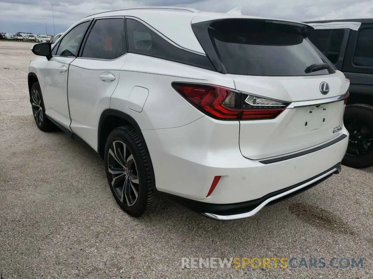 2 Фотография поврежденного автомобиля JTJGZKCA8K2012969 LEXUS RX350 2019