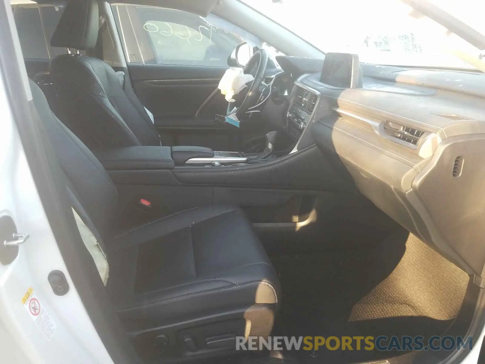 5 Photograph of a damaged car 2T2AZMAA8LC156026 LEXUS RX350 2020
