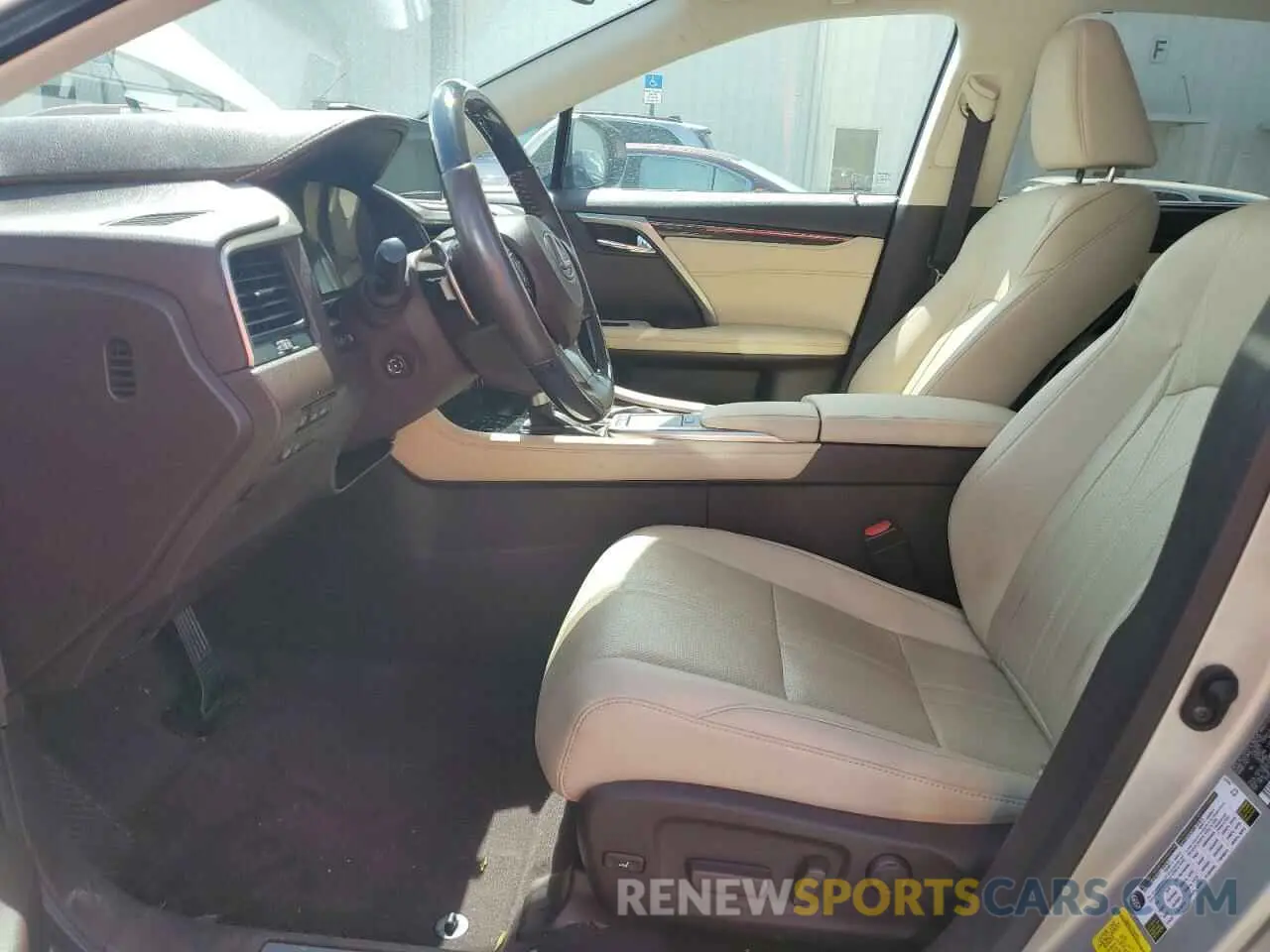 7 Фотография поврежденного автомобиля 2T2JZMAA1LC165103 LEXUS RX350 2020