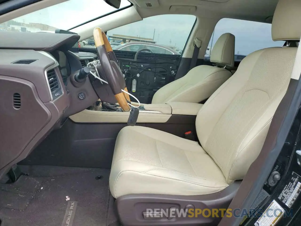 7 Photograph of a damaged car JTJHZKEA8L2016734 LEXUS RX350 2020