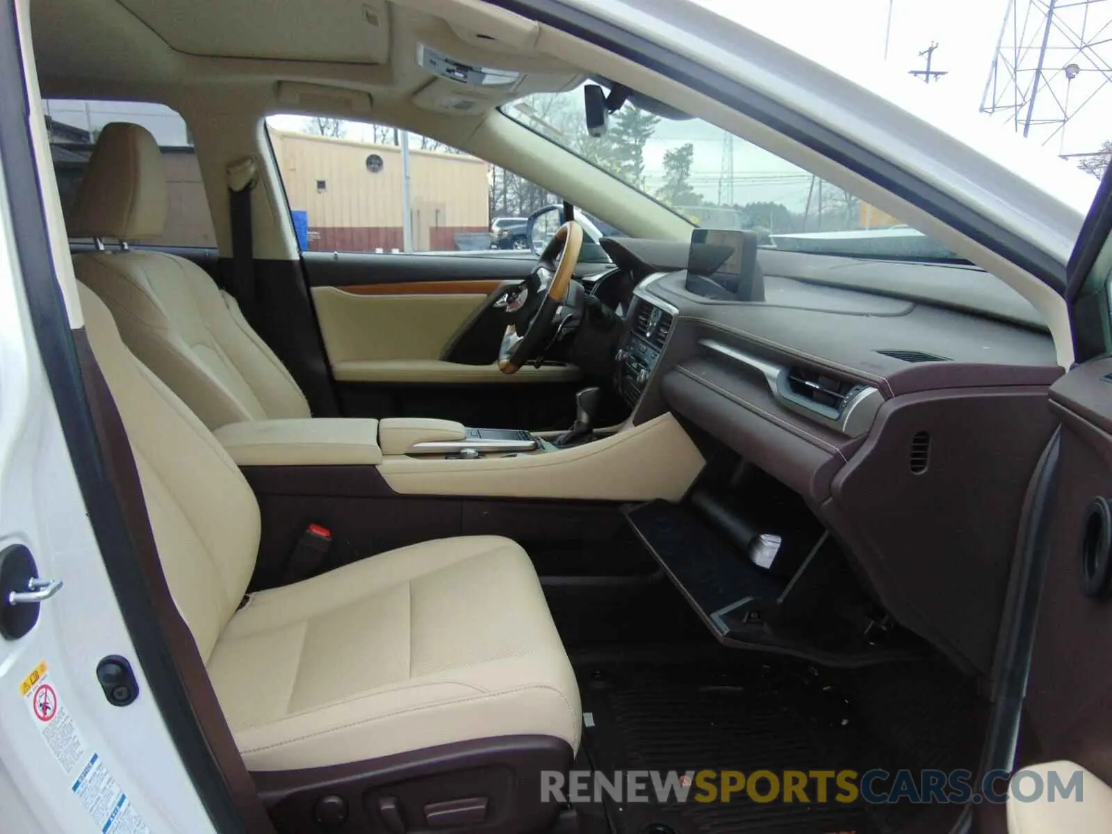 5 Photograph of a damaged car JTJHZKFA6L2023258 LEXUS RX350 2020