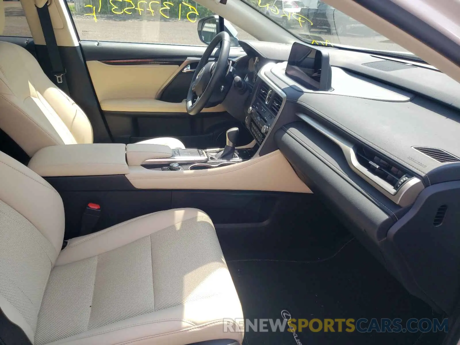 5 Photograph of a damaged car 2T2AZMDA4MC273731 LEXUS RX350 2021
