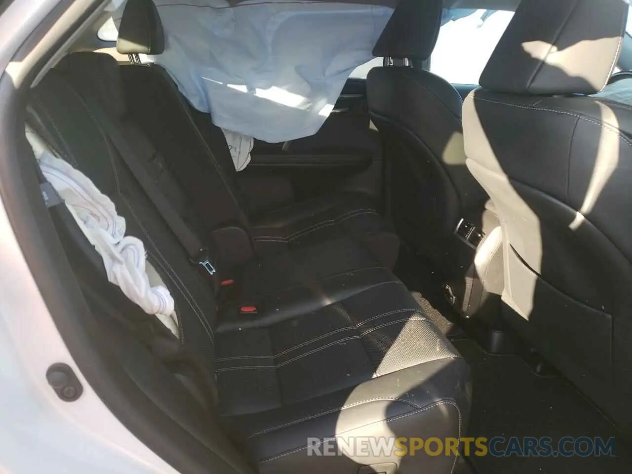 6 Photograph of a damaged car 2T2JZMDA9NC318602 LEXUS RX350 2022