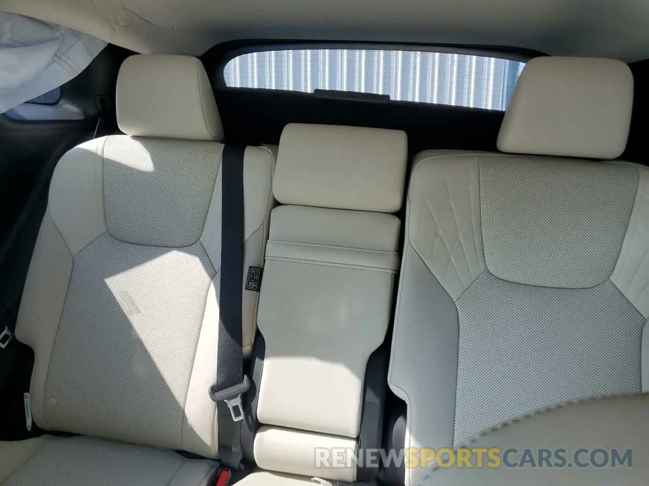 10 Фотография поврежденного автомобиля 2T2BAMBA5PC002843 LEXUS RX350 2023