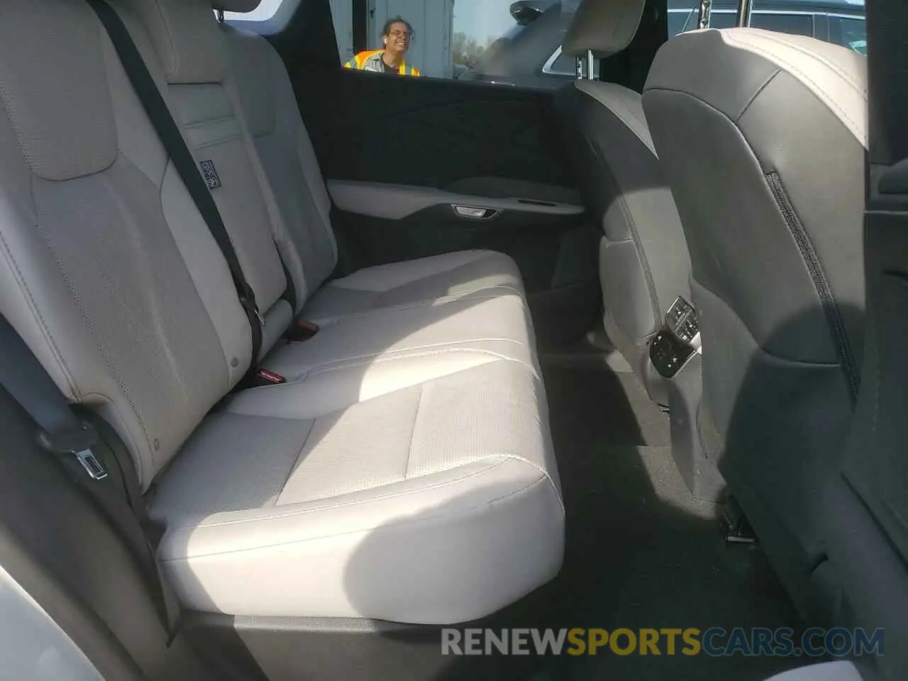 11 Фотография поврежденного автомобиля 2T2BAMCA0PC028720 LEXUS RX350 2023