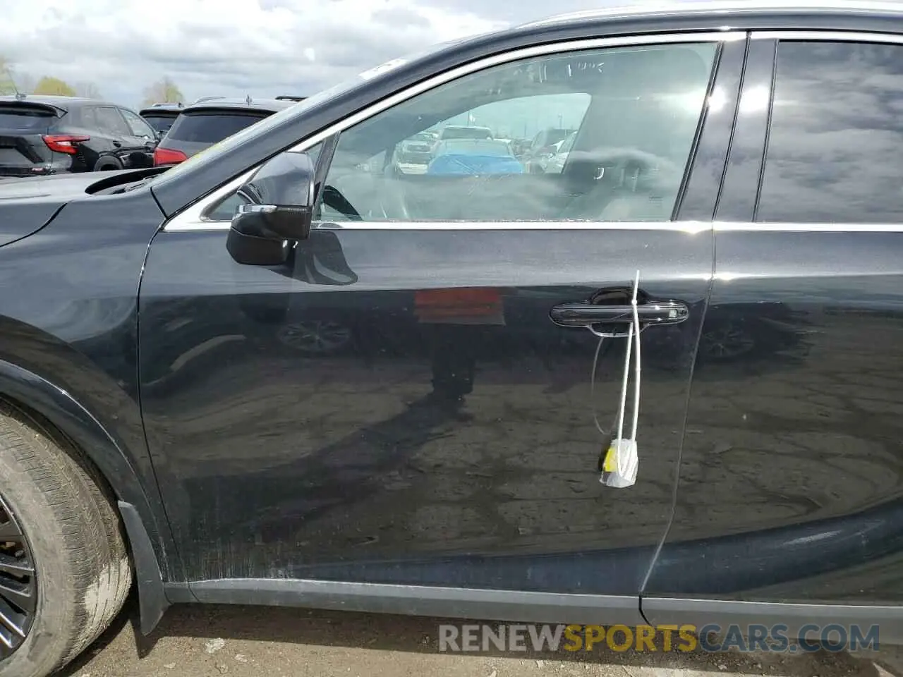 7 Фотография поврежденного автомобиля 2T2BAMCA9PC035827 LEXUS RX350 2023