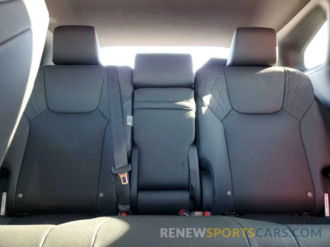 10 Фотография поврежденного автомобиля 2T2BAMBA4RC043550 LEXUS RX350 2024