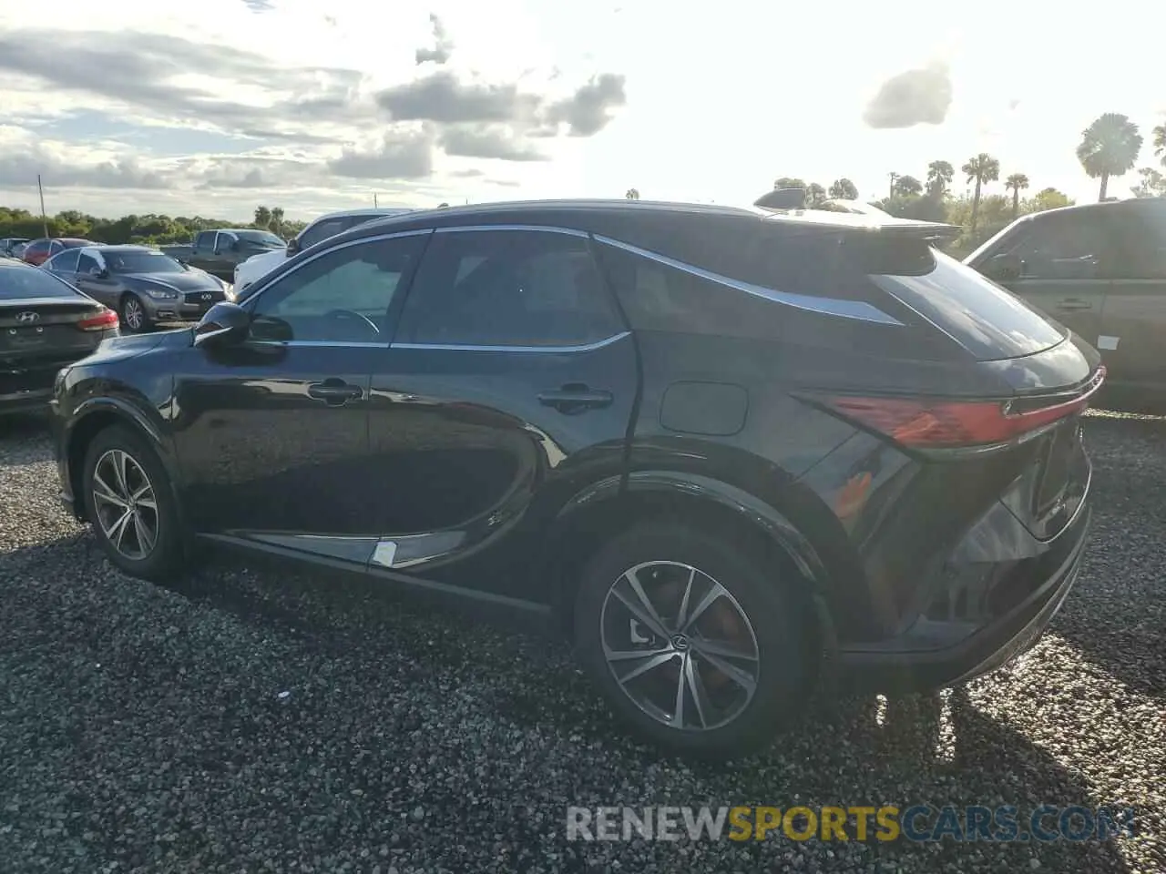 2 Фотография поврежденного автомобиля 2T2BAMBA6RC022909 LEXUS RX350 2024