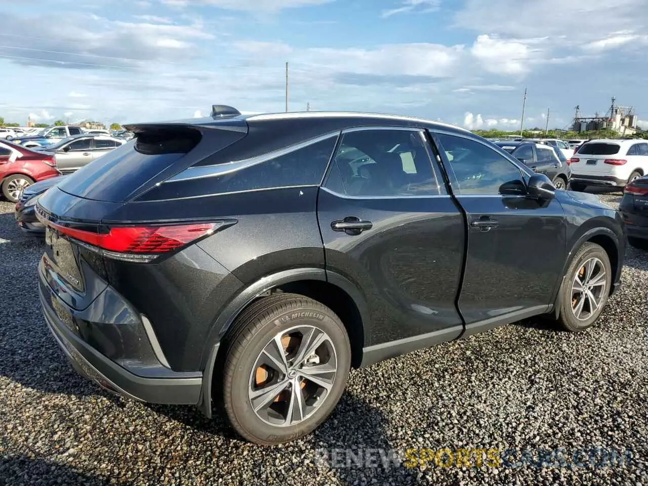 3 Фотография поврежденного автомобиля 2T2BAMBA6RC022909 LEXUS RX350 2024