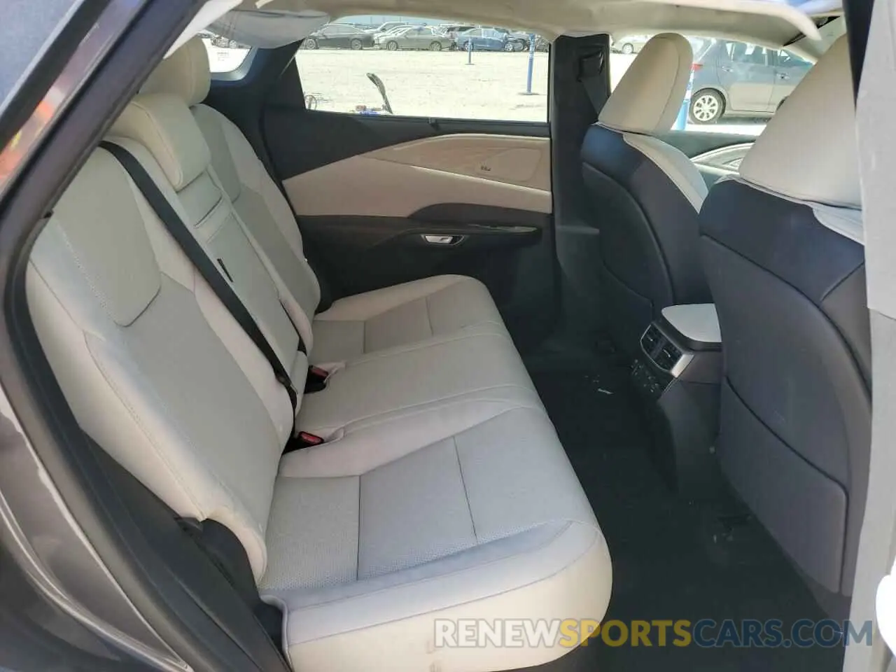 11 Фотография поврежденного автомобиля 2T2BAMBA6RC032839 LEXUS RX350 2024