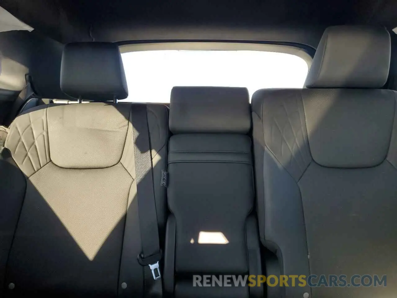 10 Фотография поврежденного автомобиля 2T2BAMBA7RC031778 LEXUS RX350 2024