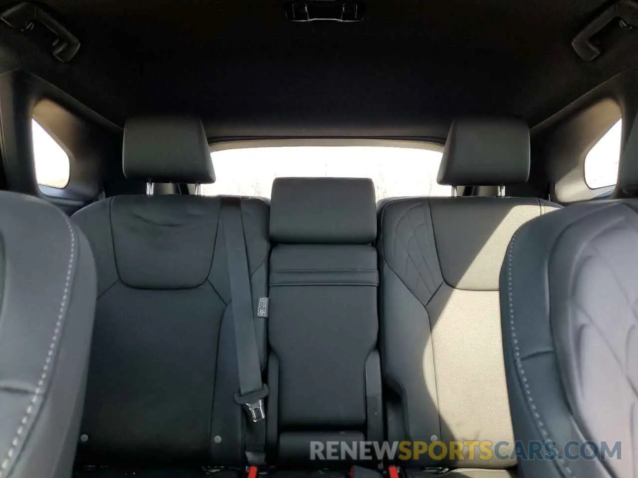 10 Фотография поврежденного автомобиля 2T2BAMCA4RC067734 LEXUS RX350 2024