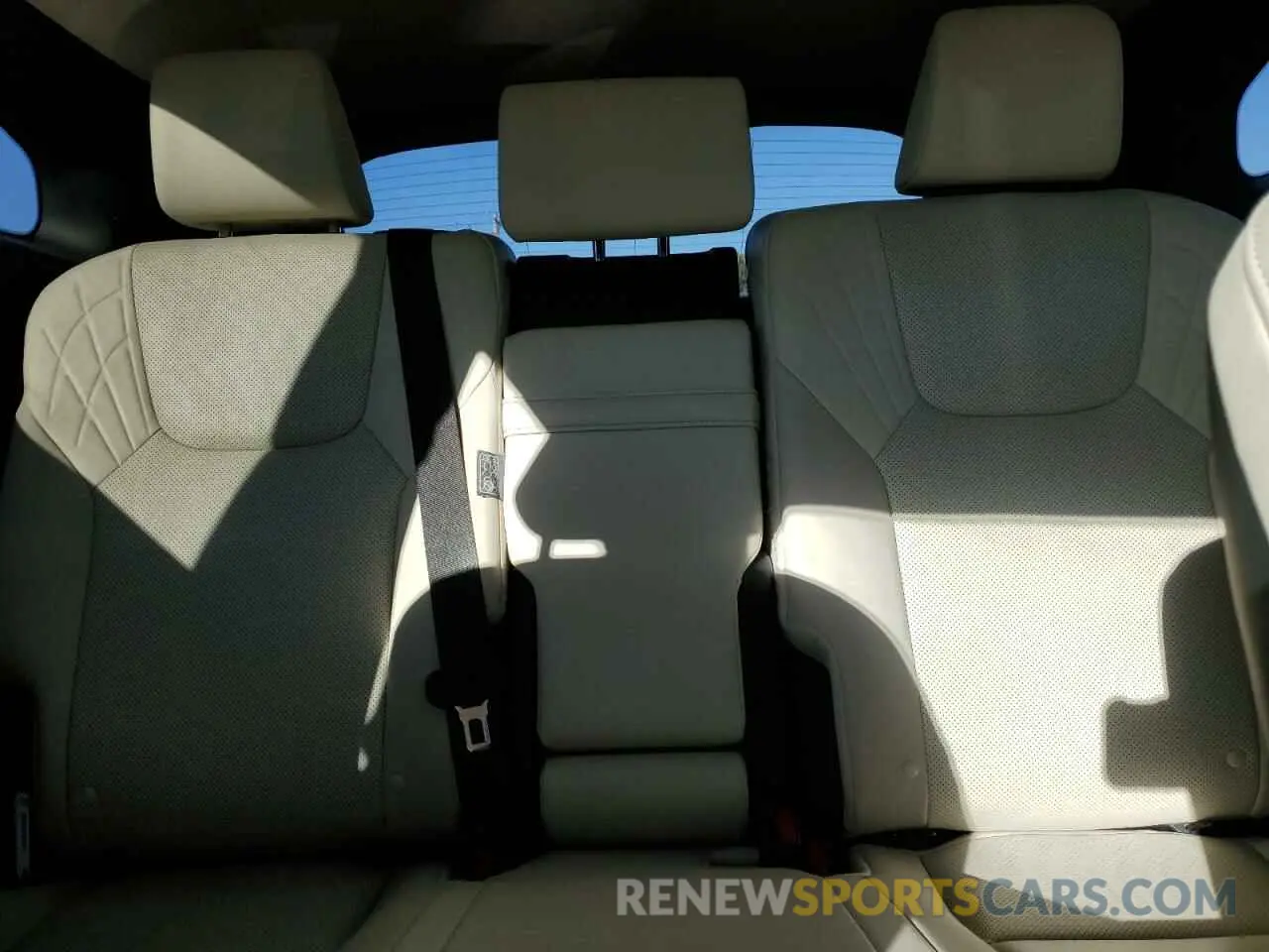 10 Фотография поврежденного автомобиля 2T2BAMCA9RC043655 LEXUS RX350 2024