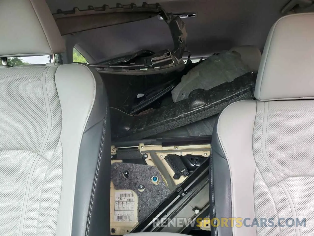 10 Photograph of a damaged car JTJDGKCA7K2006461 LEXUS RX450 2019