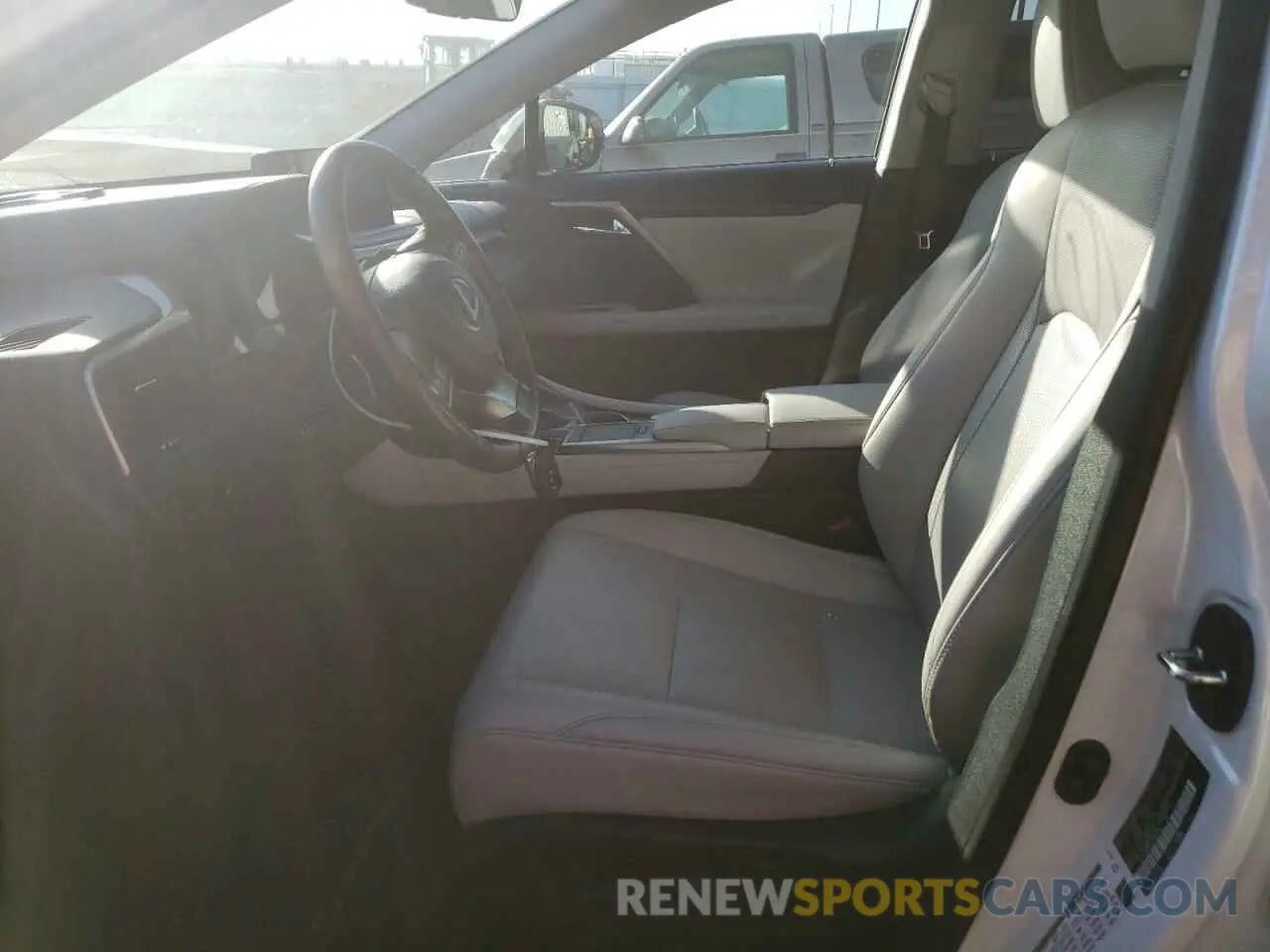 7 Photograph of a damaged car 2T2HGMDA9LC049499 LEXUS RX450 2020
