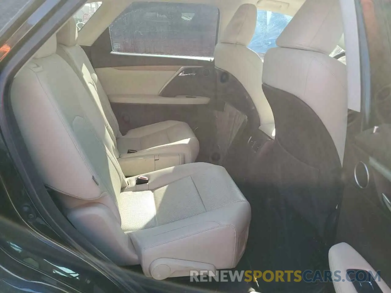 11 Photograph of a damaged car JTJHGKFA2L2014983 LEXUS RX450 2020