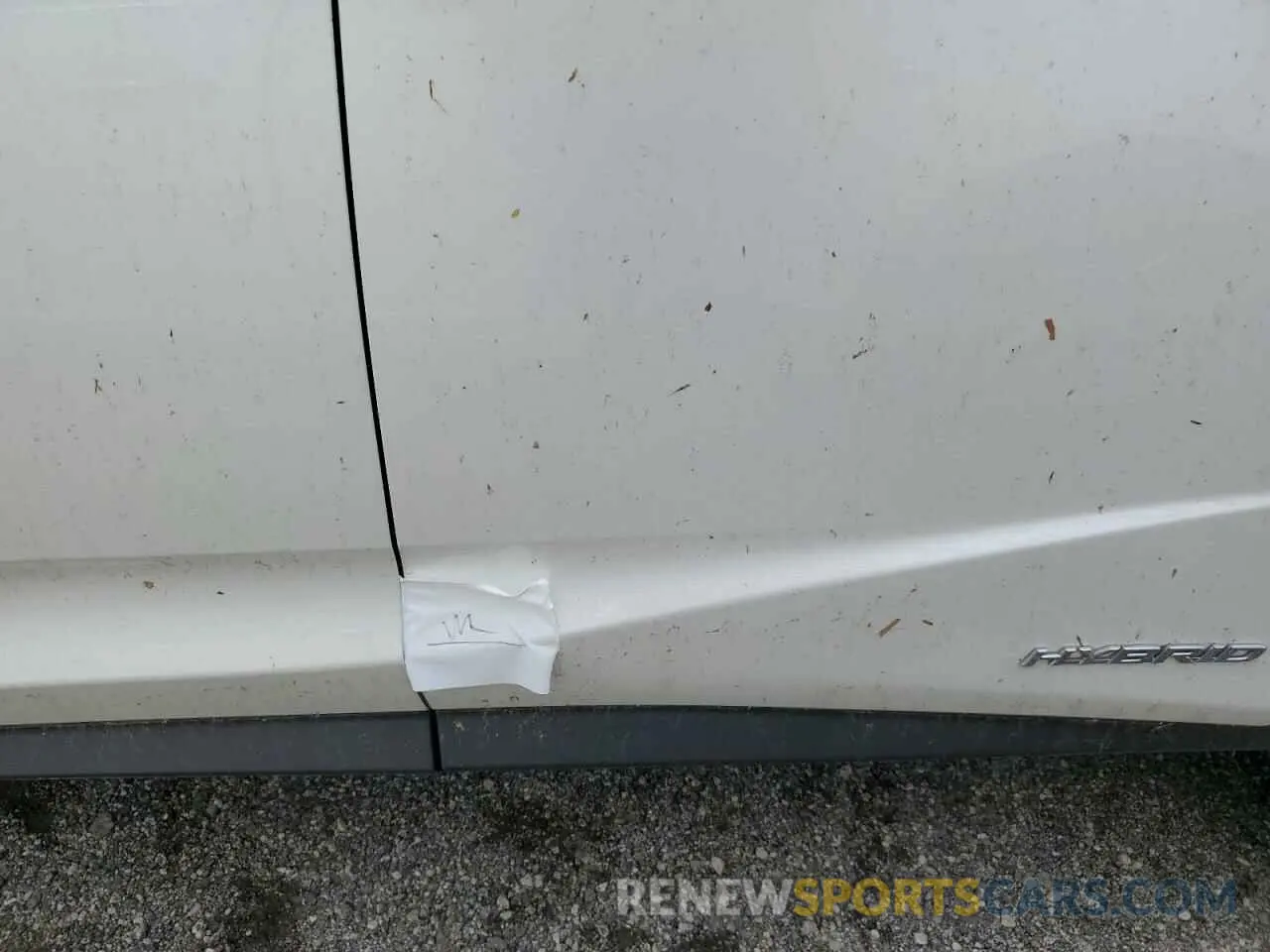 13 Photograph of a damaged car JTJHGKFA4L2009882 LEXUS RX450 2020