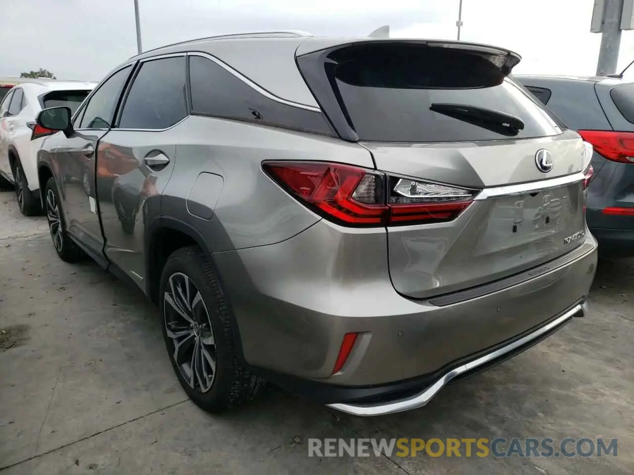 3 Фотография поврежденного автомобиля JTJHGKFA6L2014520 LEXUS RX450 2020